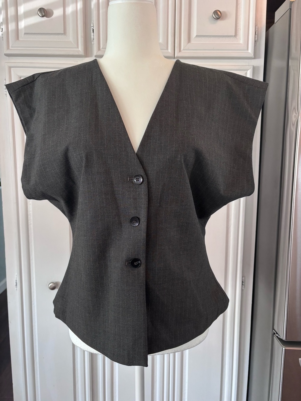ZARA Women's Charcoal Pinstripe V-Neck Button-Front Top EUC XL
